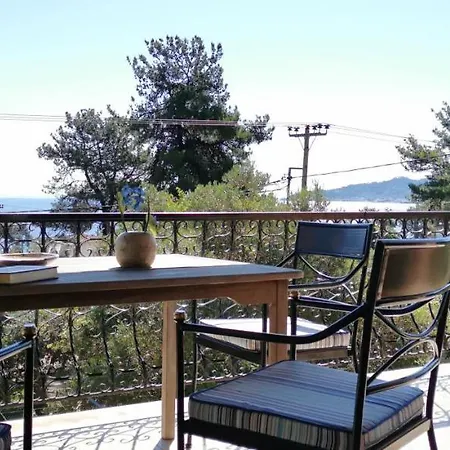 And Blue וילה Glykadi